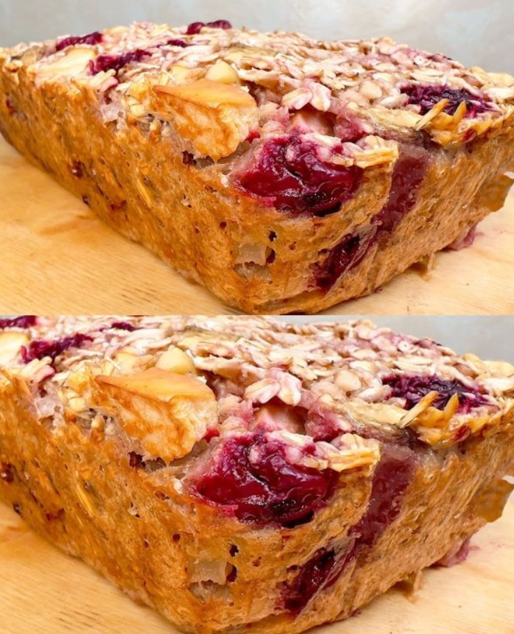 Wholesome Oatmeal Bake with Fruits and Nuts